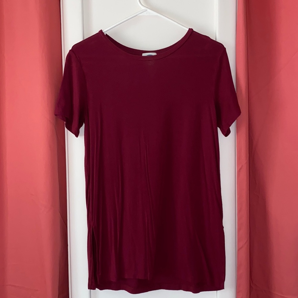 old navy t-shirt